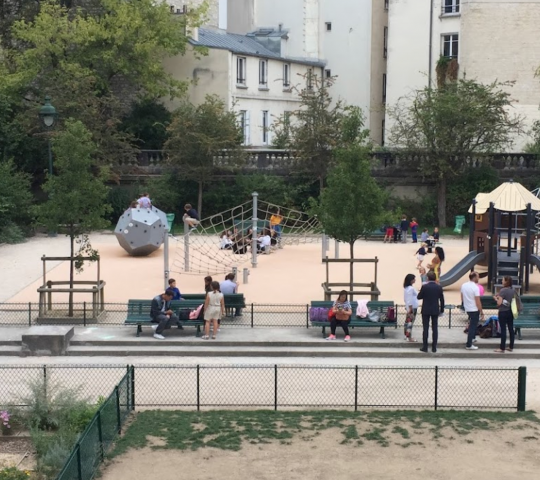 Playground in Square des arènes de Lutèce