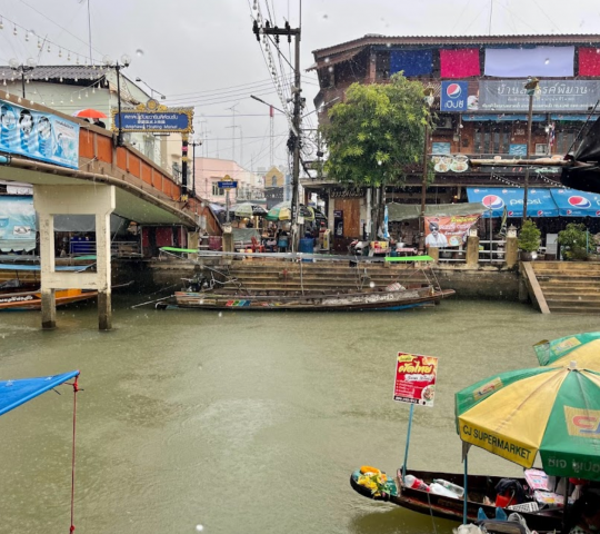 Amphawa floating market