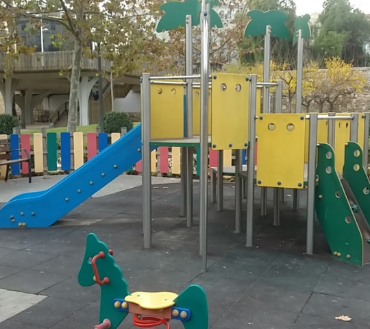 Playground – Patio De Recreo